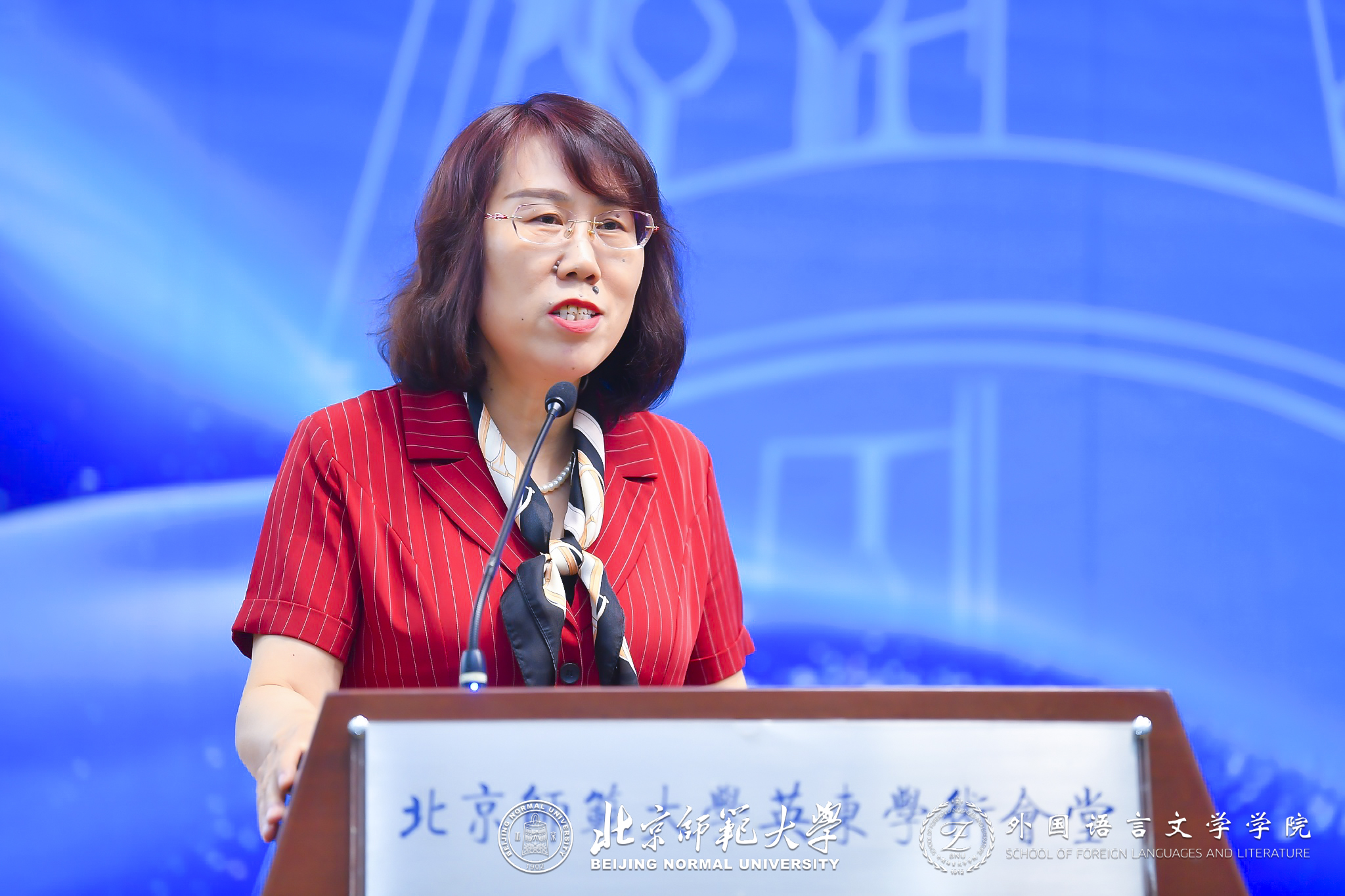 图3 曾艳钰发言.jpg